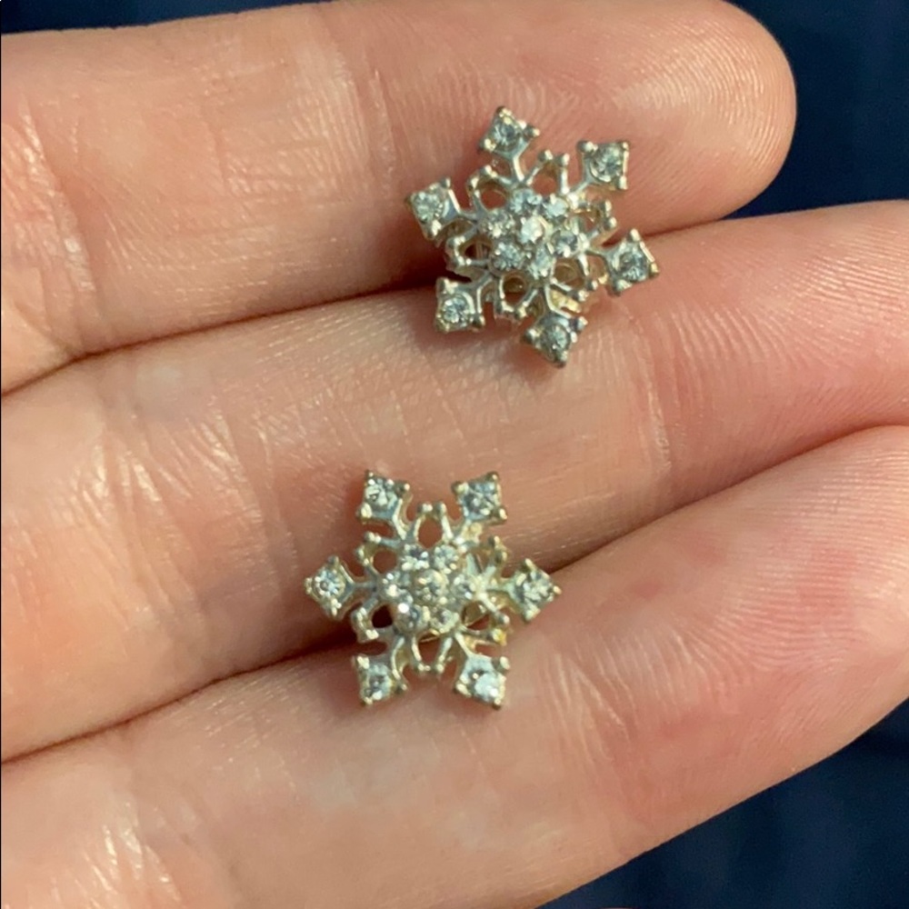 Snowflake earrings - Picture 3 of 3